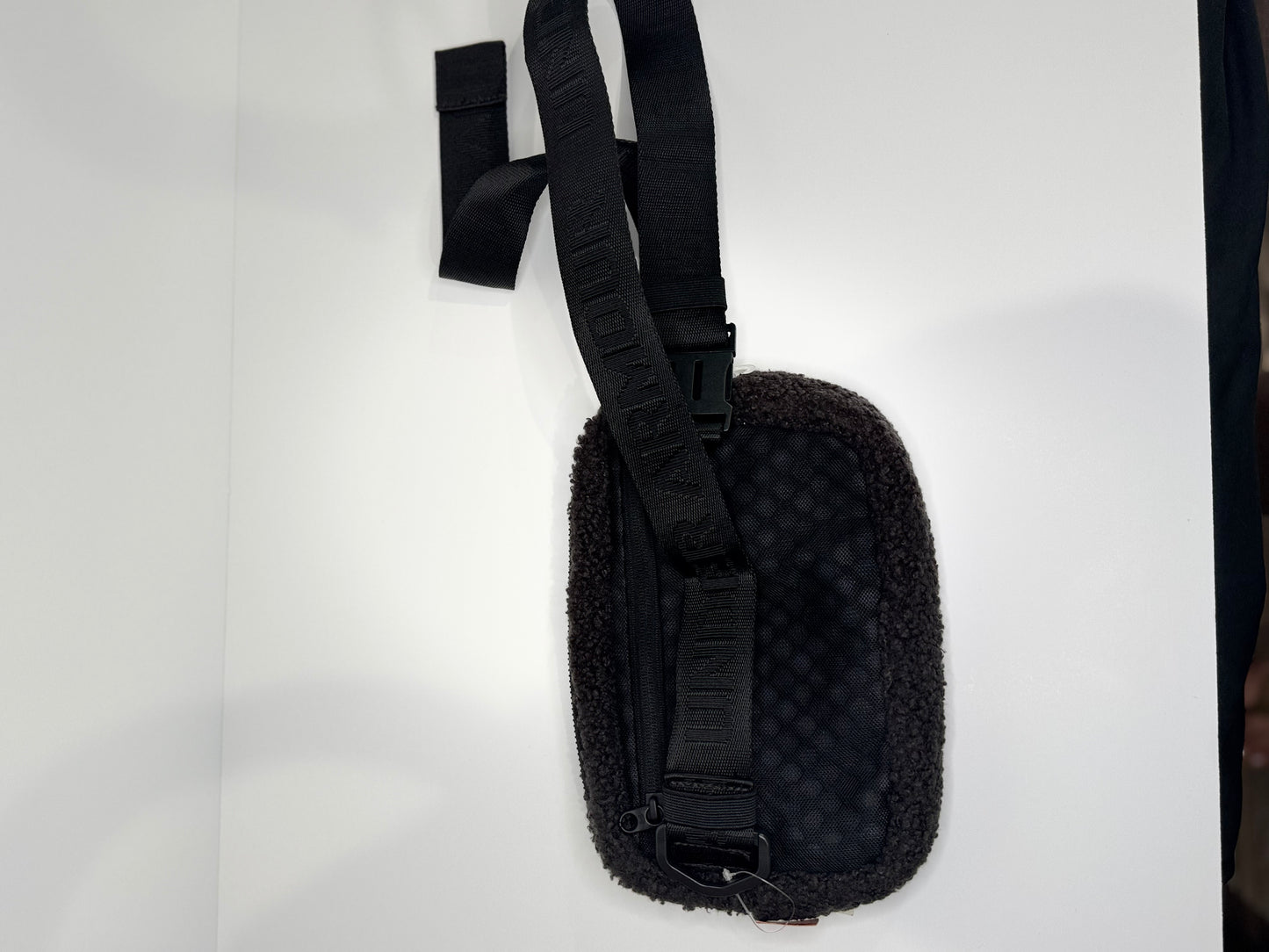 UNDER ARMOR TEDDY WAIST BAG
